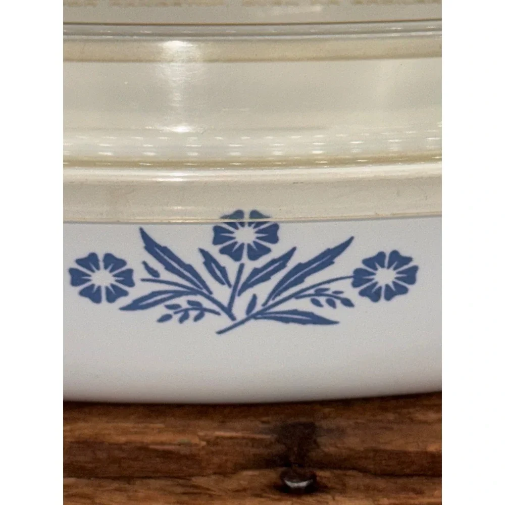 Vintage Corning Ware Blue Cornflower P-41 Petite Pan with Plastic Storage Lid
